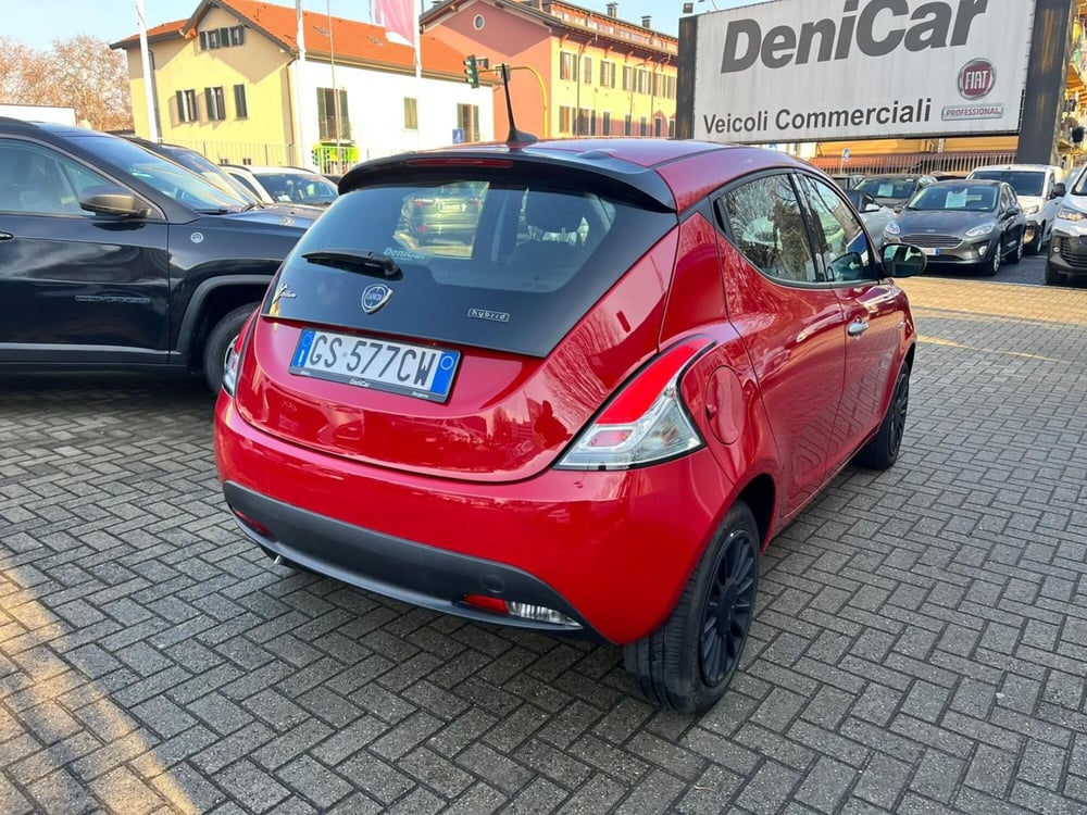 Lancia Ypsilon usata a Milano (7)