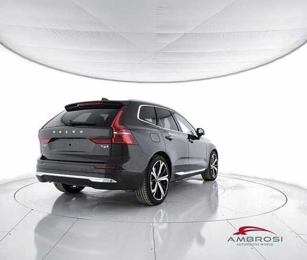 Volvo XC60 nuova a Viterbo (3)