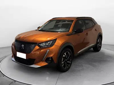 Peugeot 2008 1.2 turbo Allure 100cv del 2022 usata a Torino