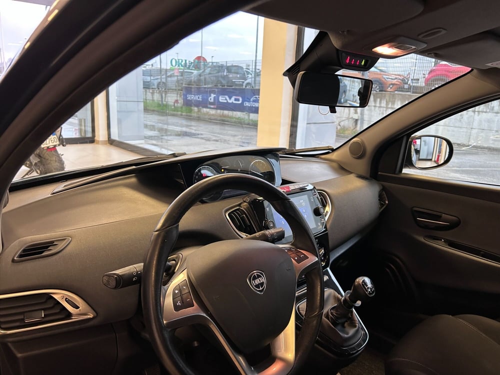 Lancia Ypsilon usata a Frosinone (11)