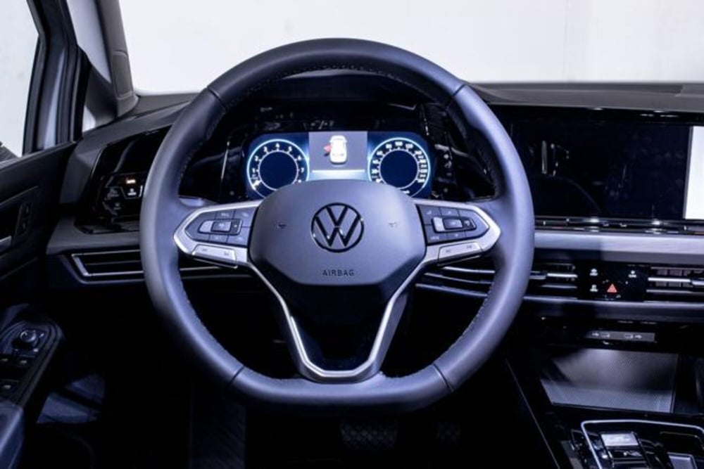 Volkswagen Golf nuova a Novara (11)