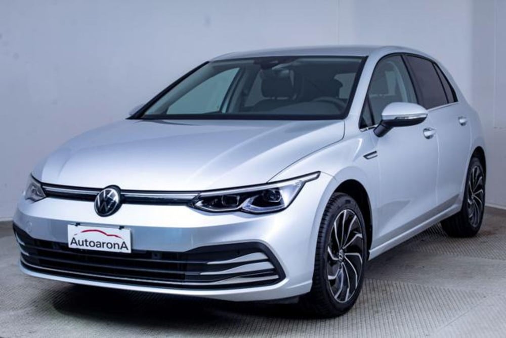 Volkswagen Golf nuova a Novara (2)