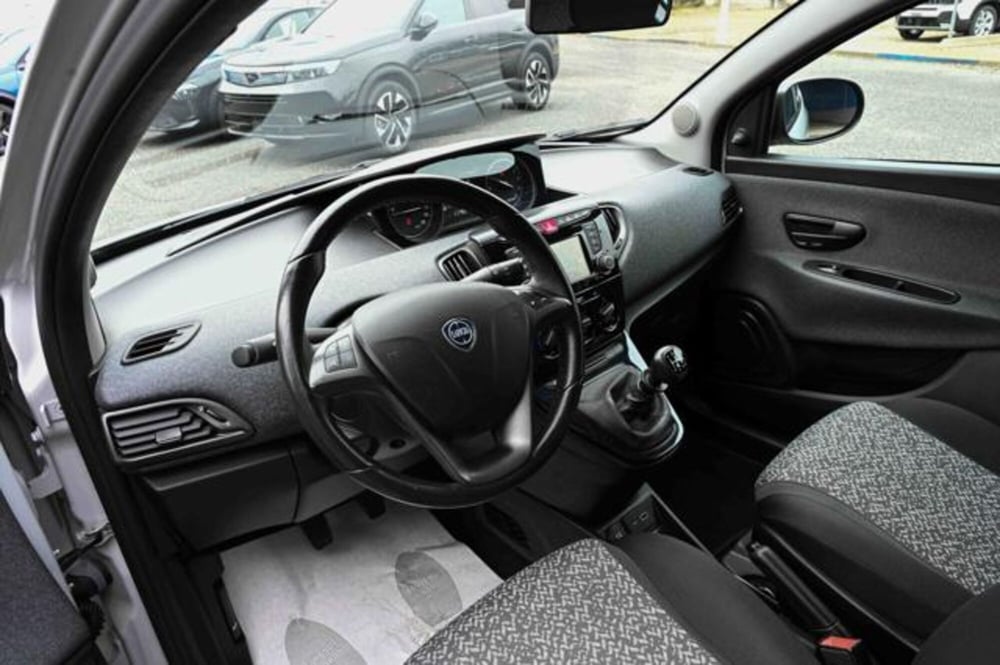 Lancia Ypsilon usata a Torino (12)