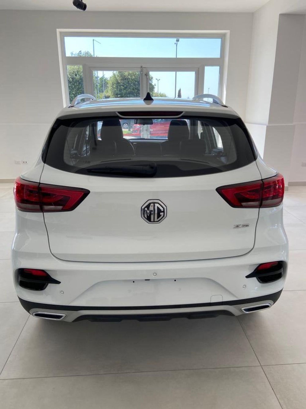 Mg ZS (2021-->) nuova a Caserta (5)