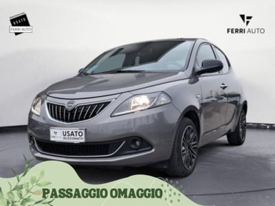 Lancia Ypsilon 1.0 FireFly 5 porte S&amp;S Hybrid Ecochic Gold  del 2022 usata a Villorba