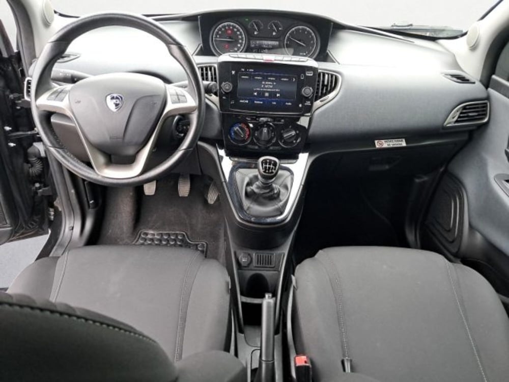 Lancia Ypsilon usata a Treviso (13)