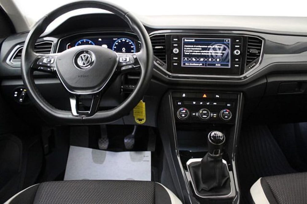 Volkswagen T-Roc usata a Novara (7)