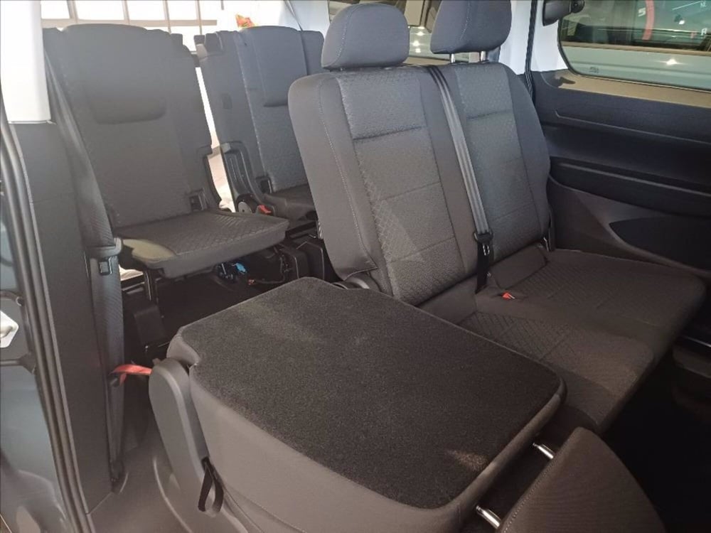 Ford Tourneo Connect nuova a Milano (11)