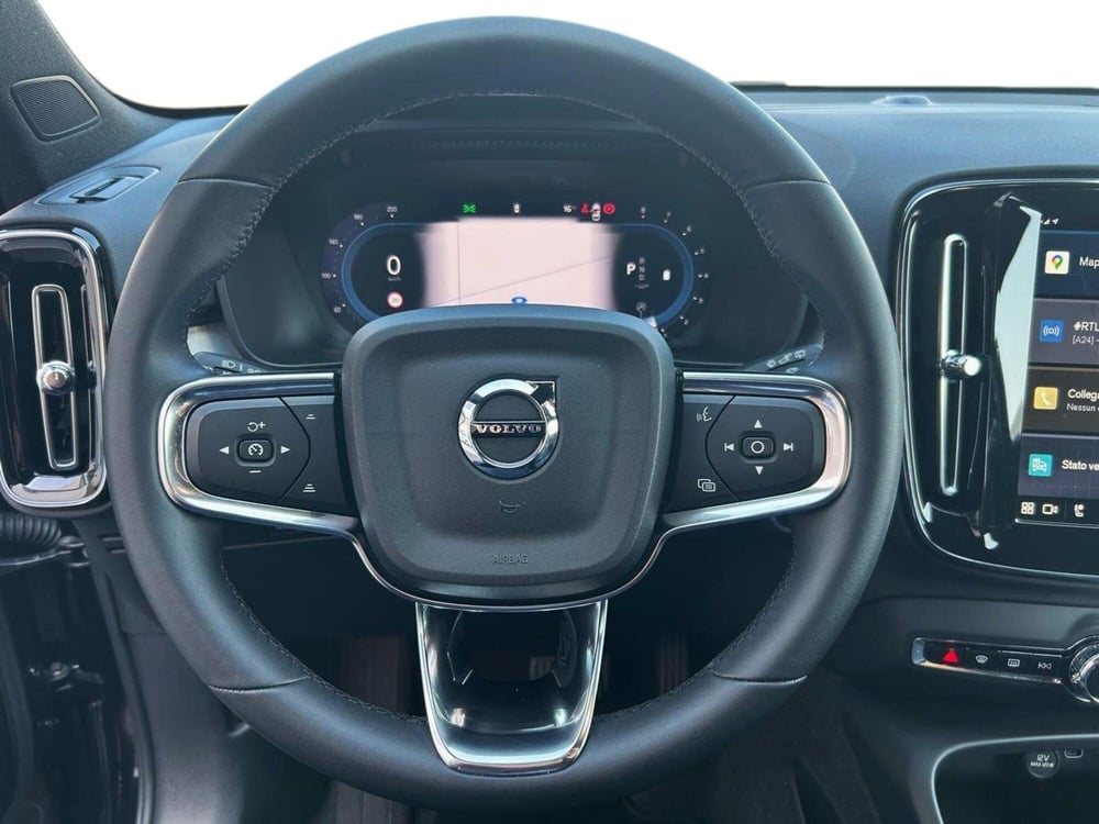 Volvo XC40 usata a Bari (8)