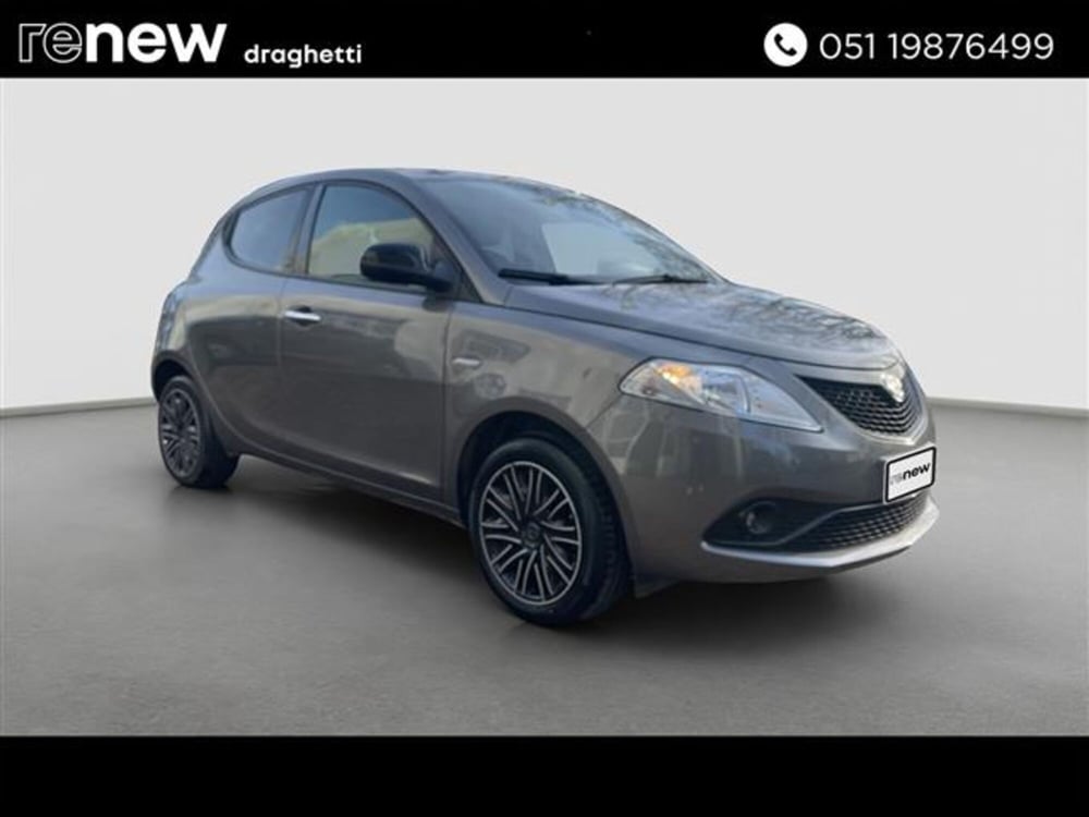 Lancia Ypsilon usata a Bologna (3)