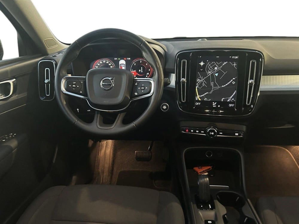 Volvo XC40 usata a Bari (7)