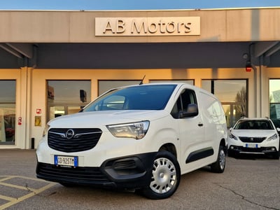 Opel Combo Furgone Cargo XL 1.5 Diesel 100 PL 950kg Essentia  del 2020 usata a Gallarate