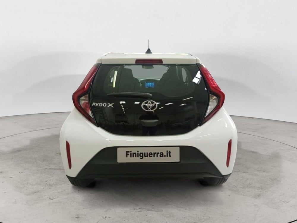 Toyota Aygo X nuova a Lecco (5)