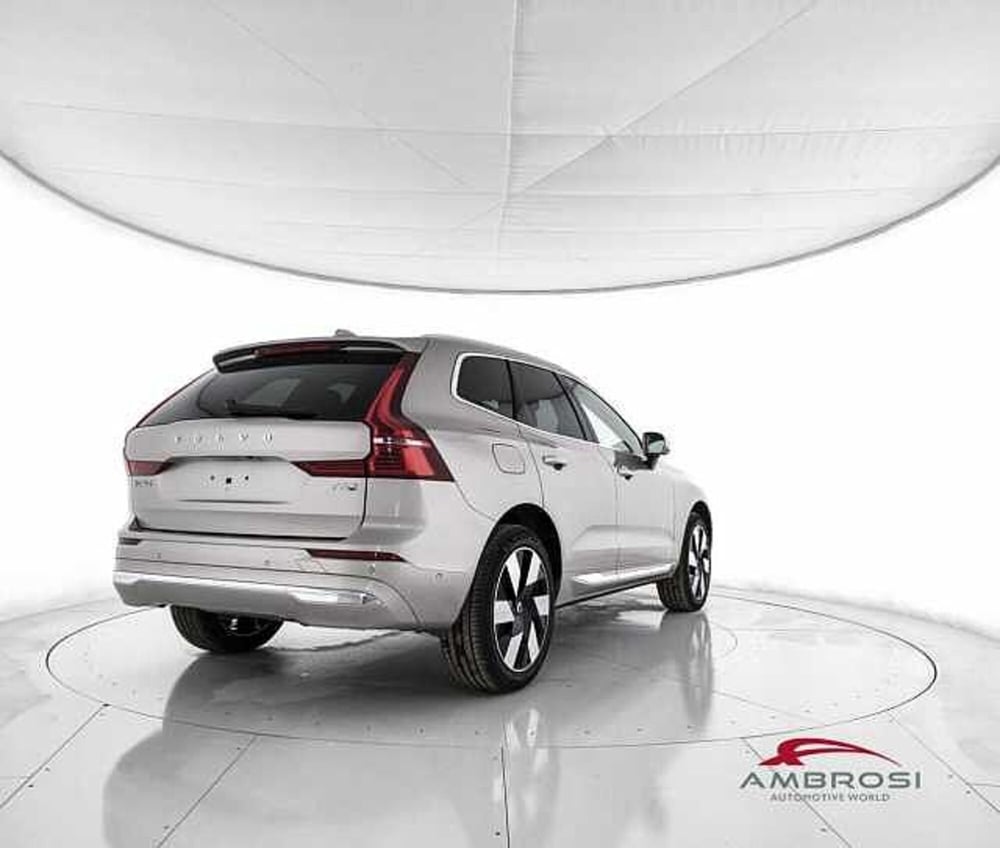 Volvo XC60 nuova a Viterbo (3)