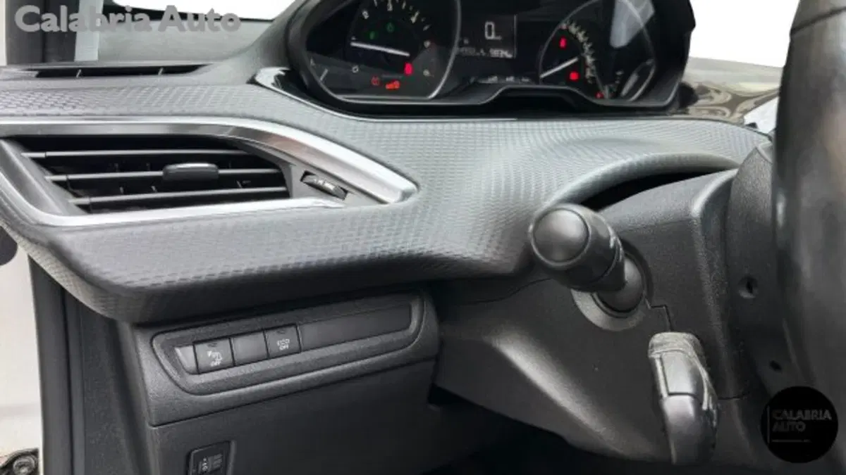 Peugeot 208 usata a Reggio Calabria (16)