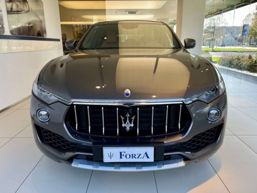 Maserati Levante usata a Torino (2)