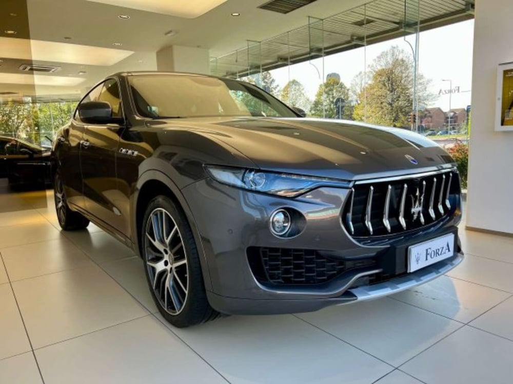 Maserati Levante usata a Torino (3)