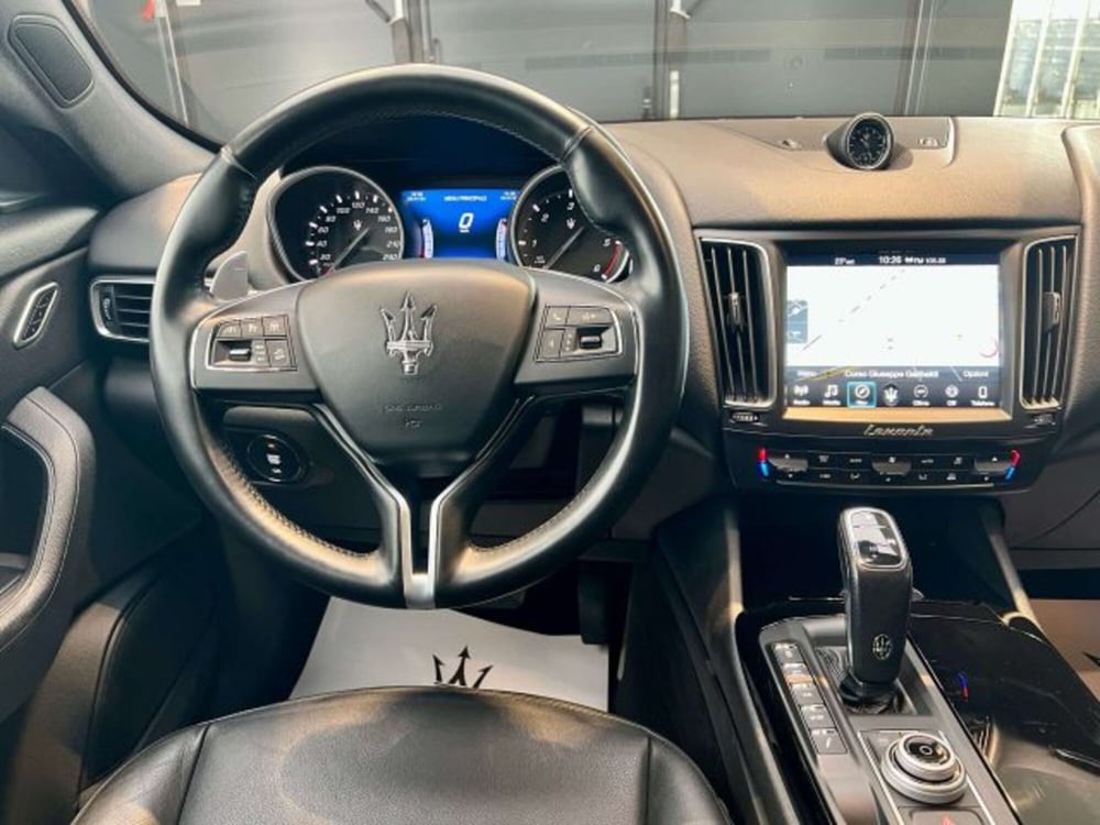 Maserati Levante usata a Torino (14)