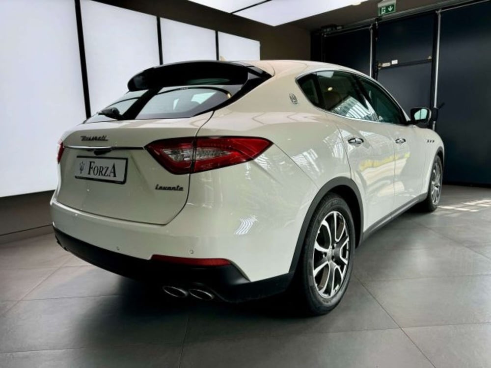 Maserati Levante usata a Torino (8)