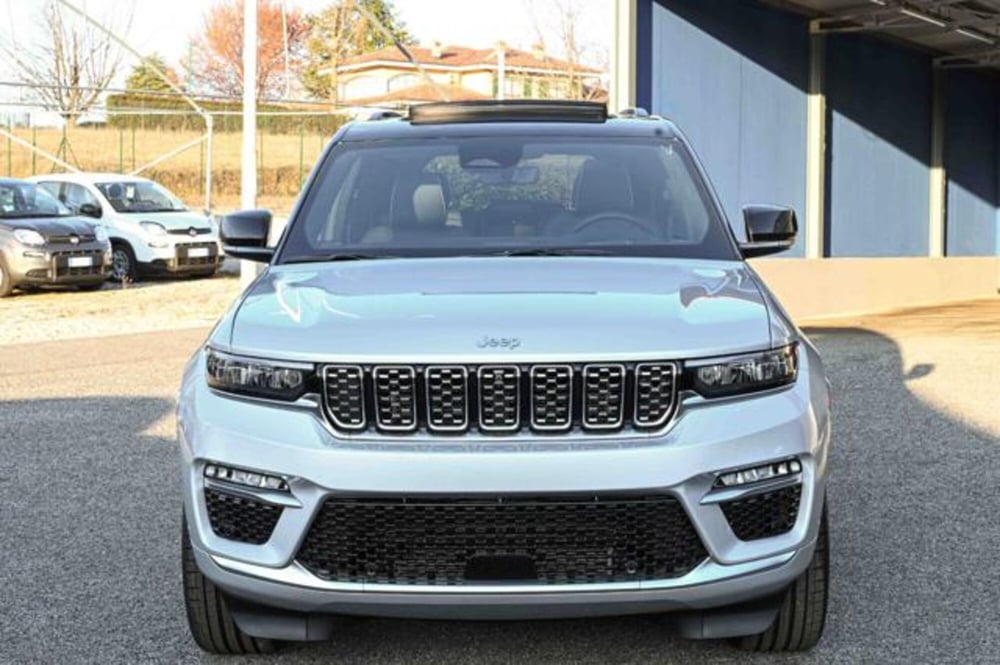 Jeep Grand Cherokee nuova a Torino (2)