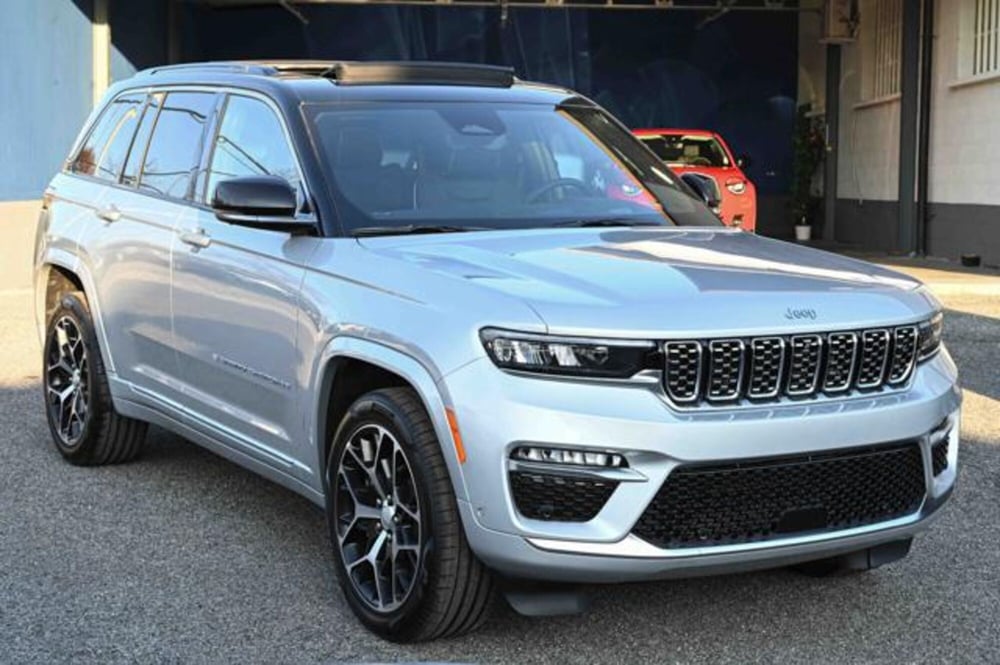 Jeep Grand Cherokee nuova a Torino (3)