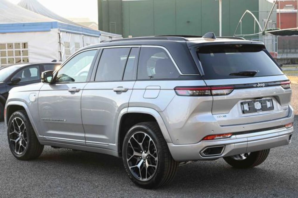 Jeep Grand Cherokee nuova a Torino (7)