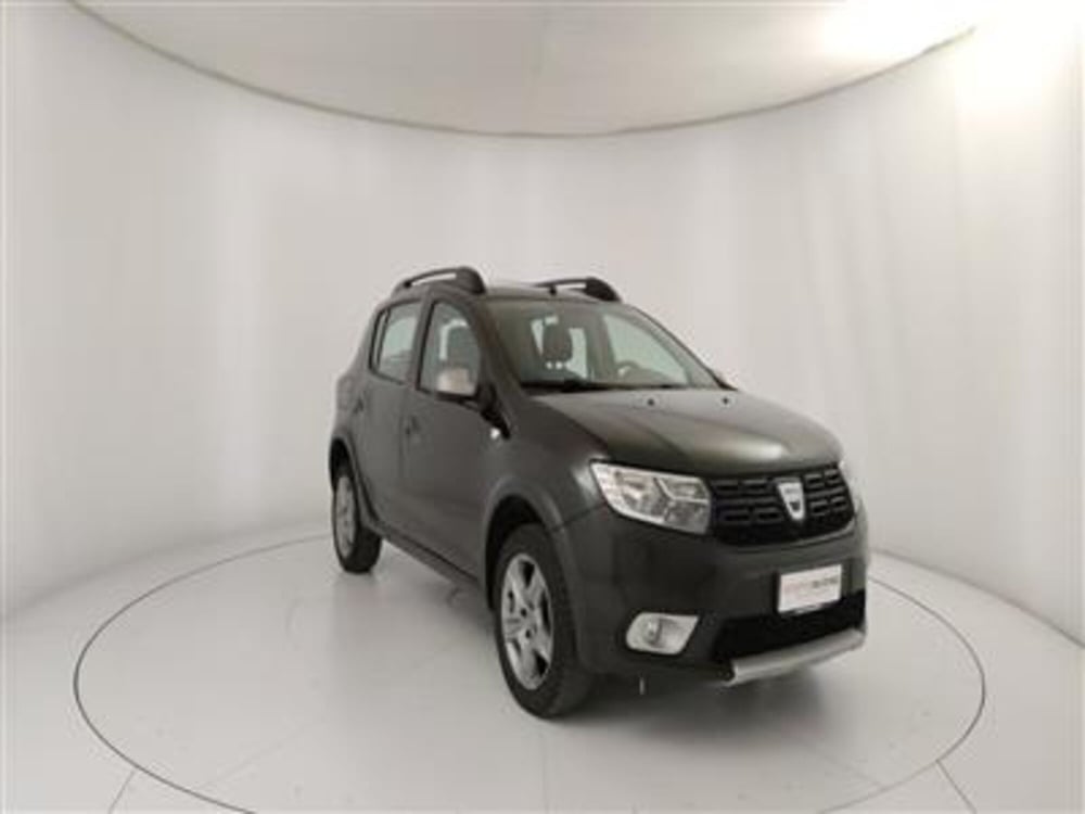 Dacia Sandero usata a Bari (11)