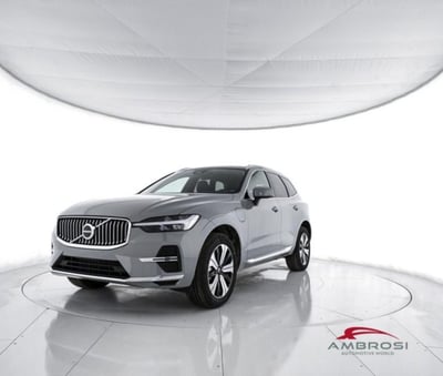 Volvo XC60 T6 Recharge AWD Plug-in Hybrid automatico Essential nuova a Corciano