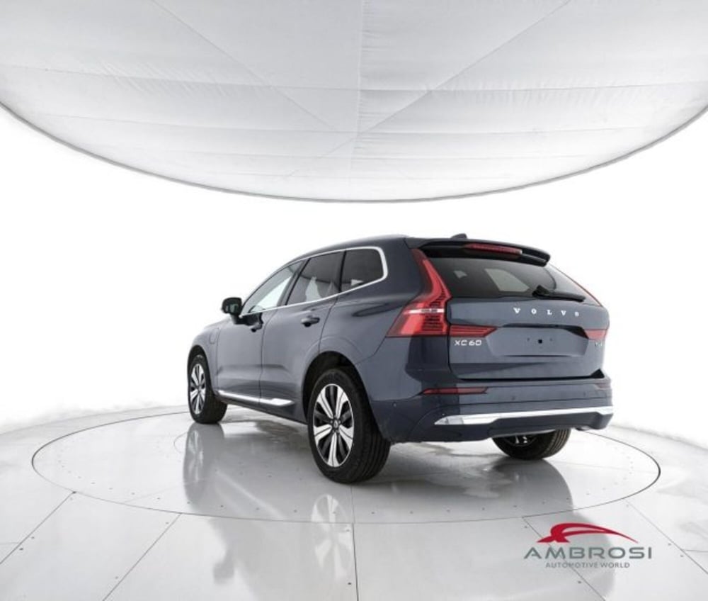 Volvo XC60 nuova a Perugia (4)