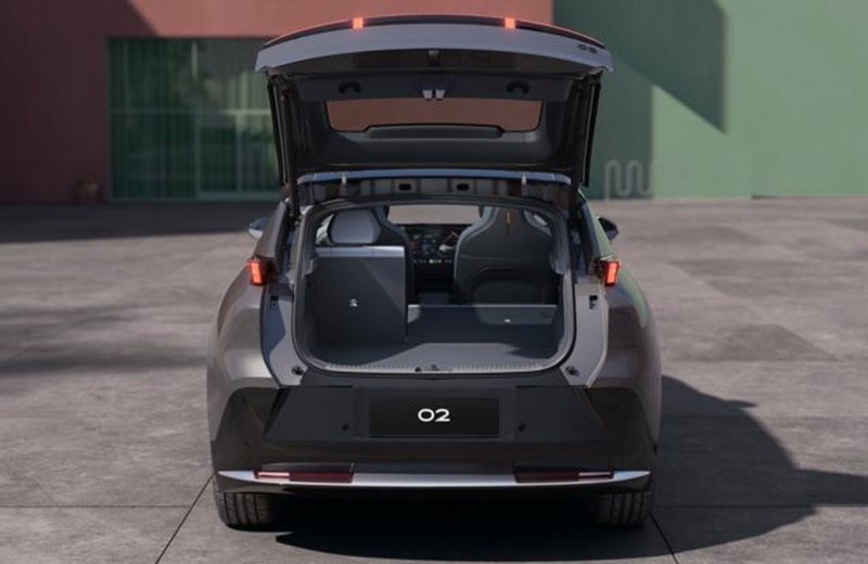 Lynk & Co 02 nuova a Firenze (10)