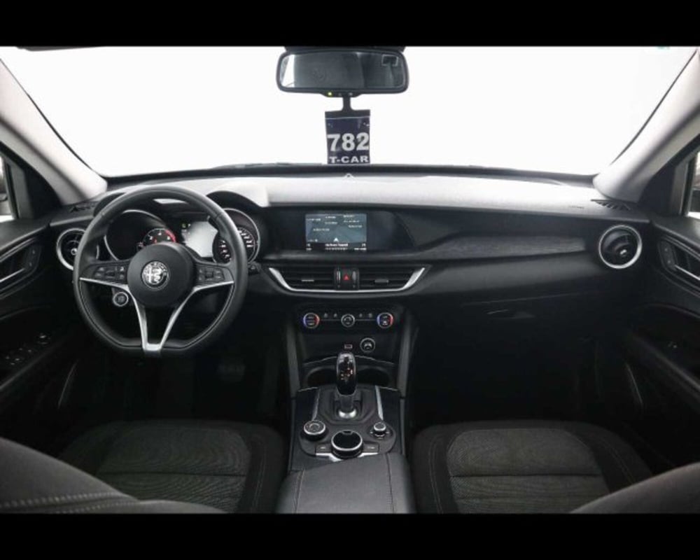 Alfa Romeo Stelvio usata a Bologna (10)