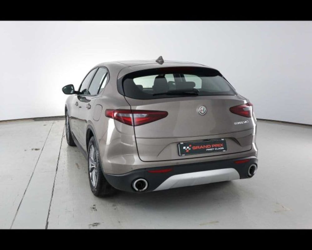 Alfa Romeo Stelvio usata a Bologna (4)