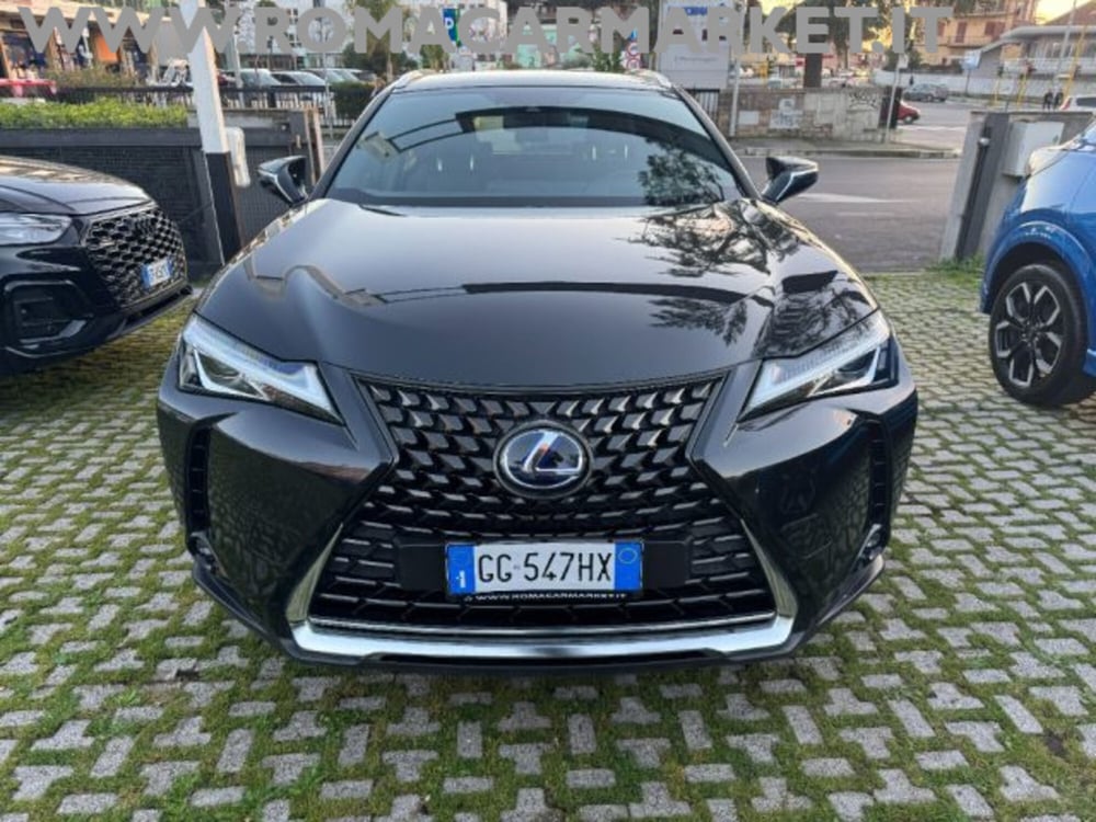 Lexus UX usata a Roma (2)