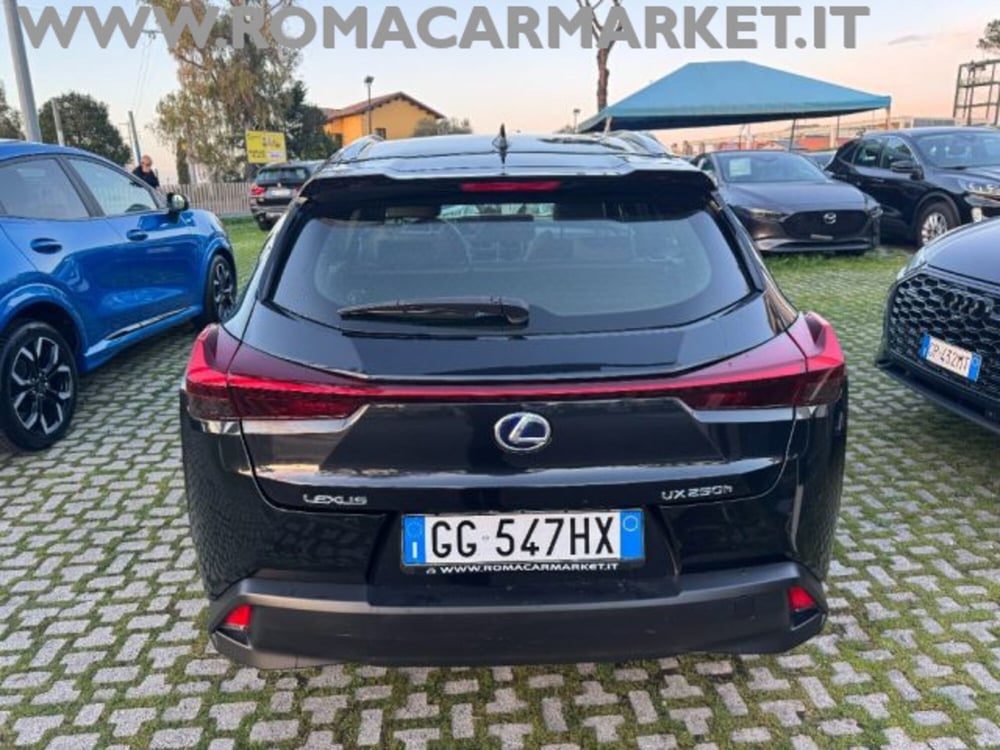 Lexus UX usata a Roma (4)