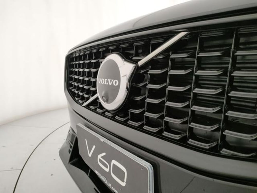 Volvo V60 nuova a Modena (9)