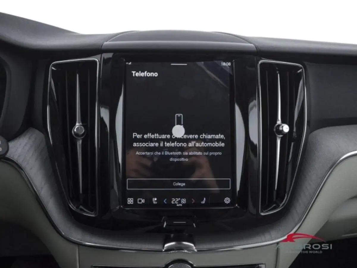 Volvo XC60 nuova a Perugia (9)