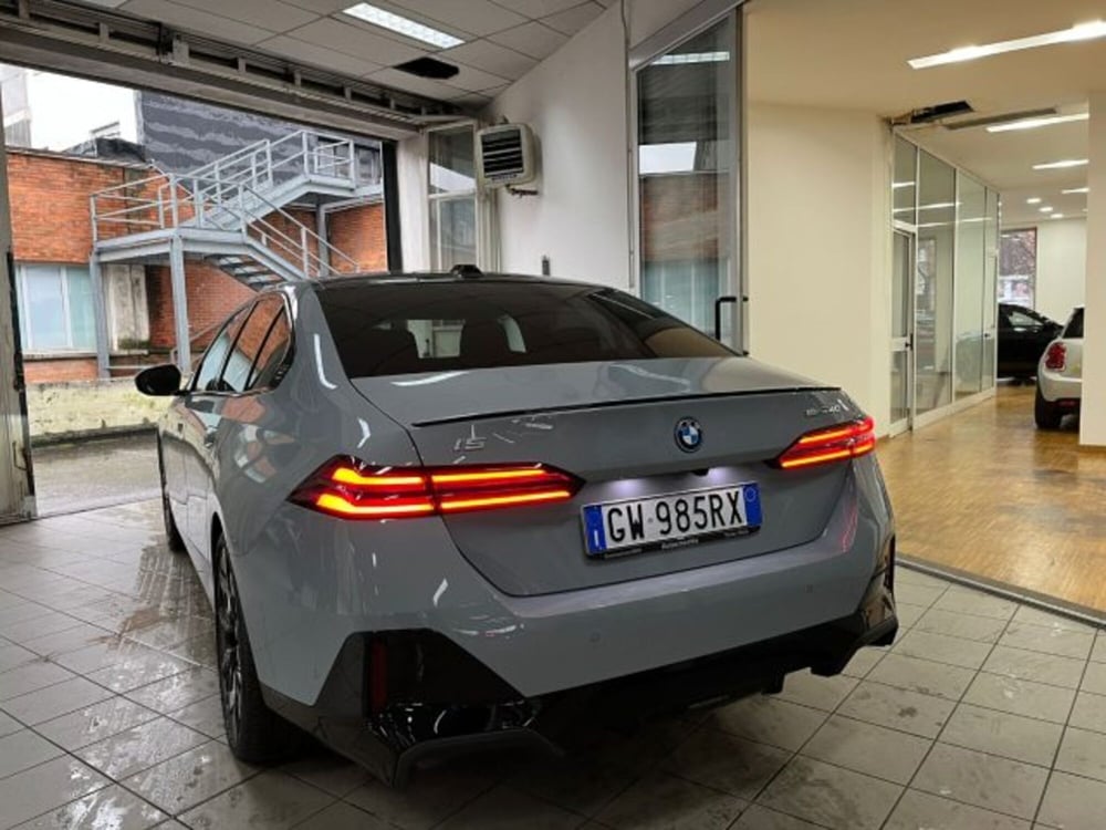 BMW i5 Touring nuova a Torino (14)