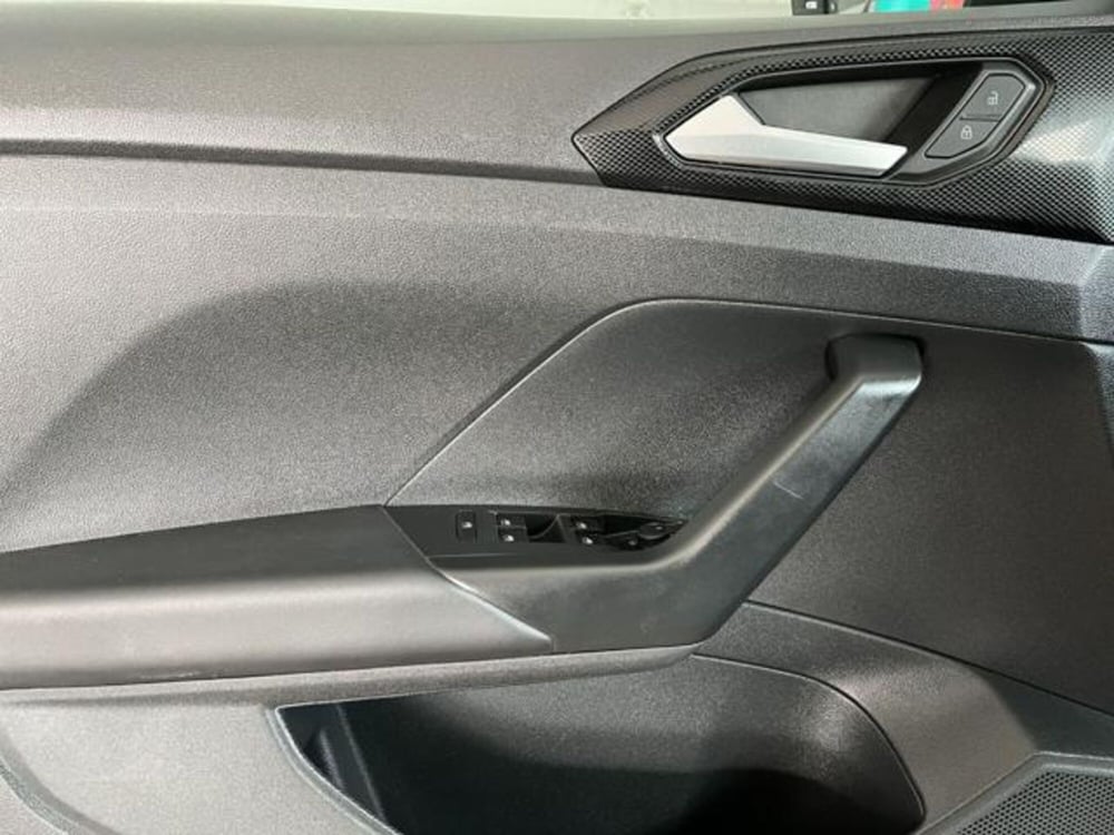 Volkswagen T-Cross usata a Milano (10)