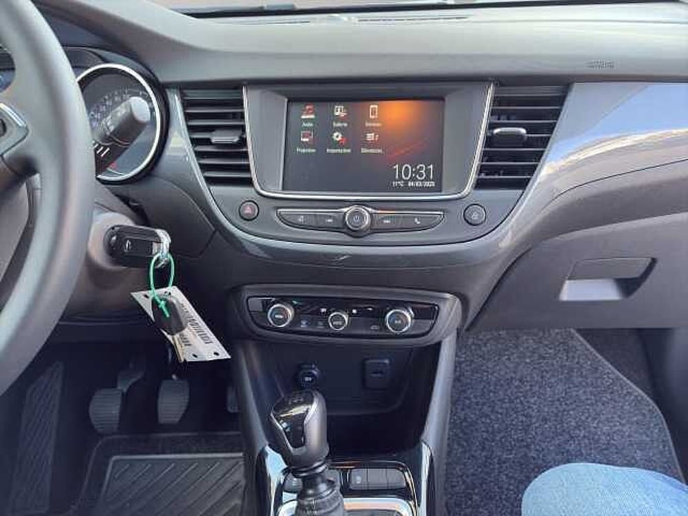 Opel Crossland nuova a Vibo Valentia (14)