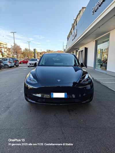 Tesla Model Y Standard Range rwd del 2023 usata a Castellammare di Stabia