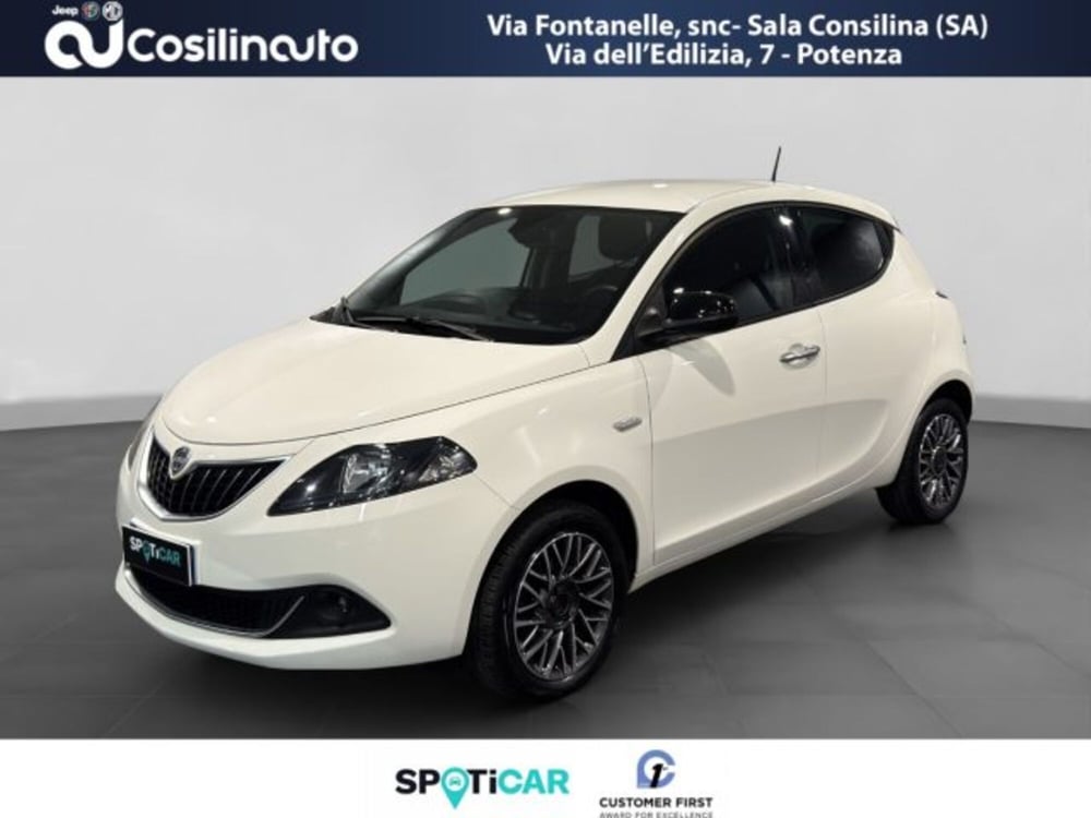 Lancia Ypsilon usata a Salerno