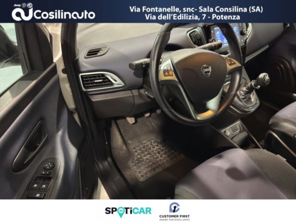 Lancia Ypsilon usata a Salerno (18)