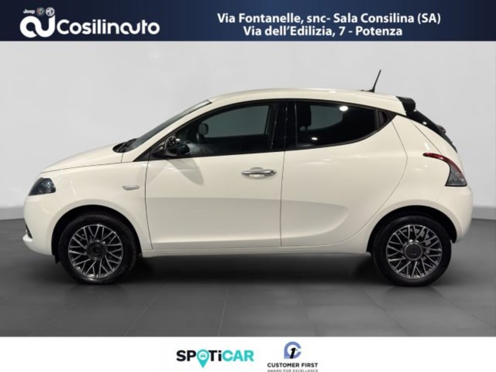 Lancia Ypsilon usata a Salerno (2)