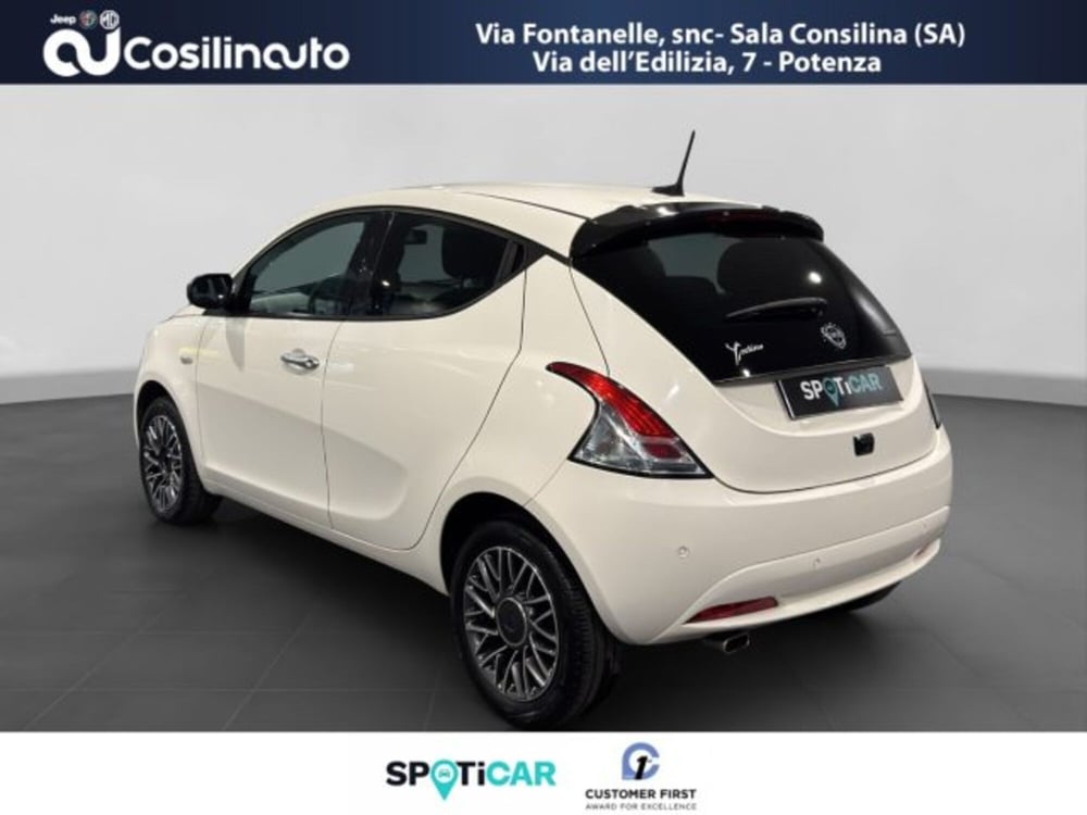 Lancia Ypsilon usata a Salerno (3)