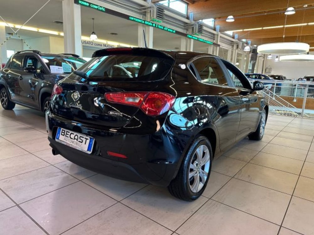 Alfa Romeo Giulietta usata a Vicenza (3)