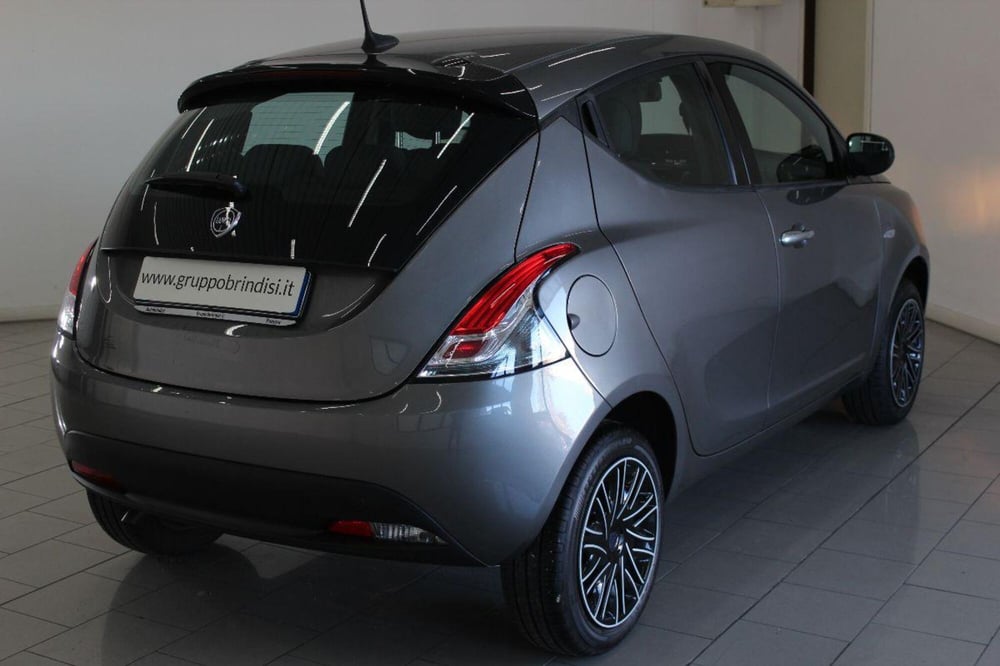 Lancia Ypsilon usata a Potenza (4)