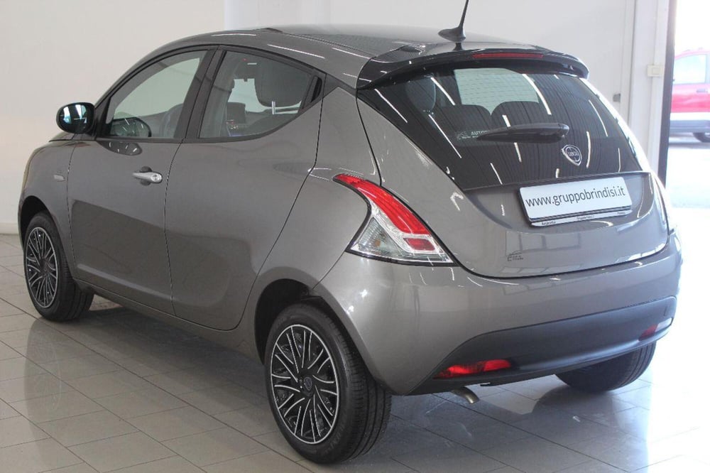 Lancia Ypsilon usata a Potenza (6)