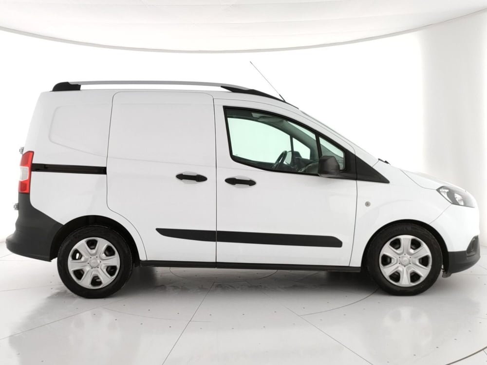 Ford Transit Courier usata a Roma (3)