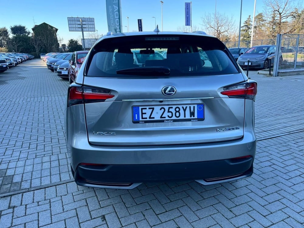 Lexus NX usata a Milano (7)