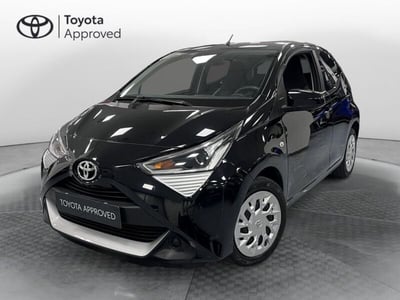 Toyota Aygo Connect 1.0 VVT-i 72 CV 5 porte x-play MMT del 2021 usata a Prato